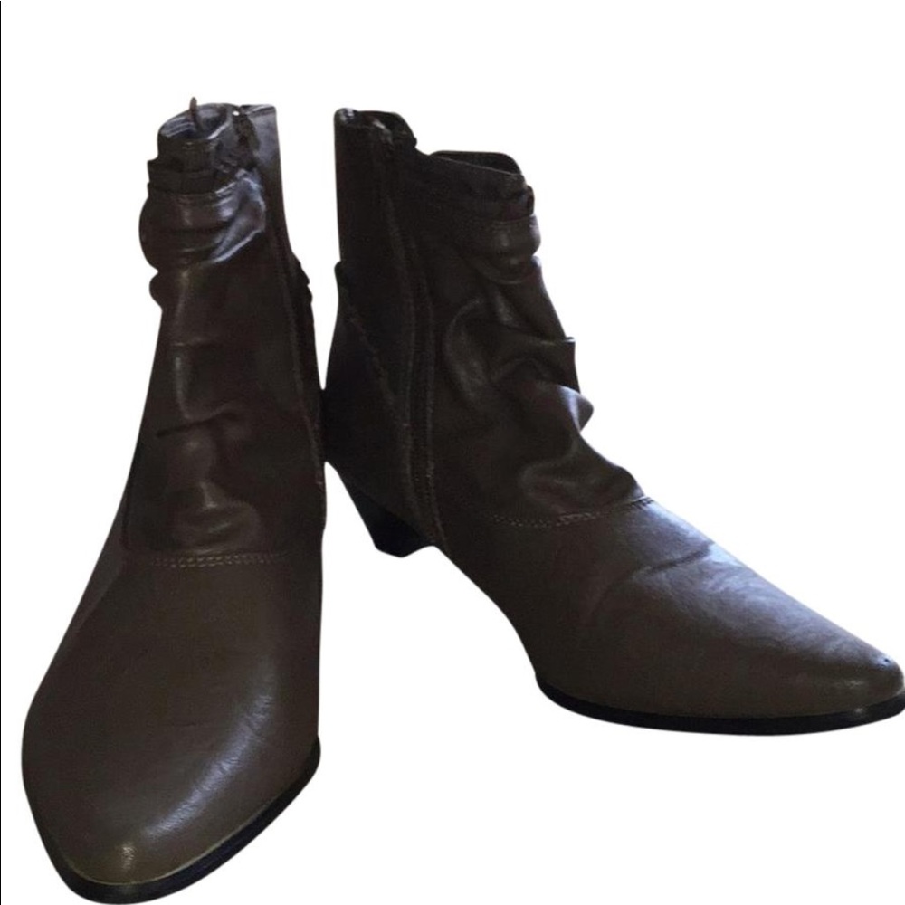 NEW Taupe zippered bootie